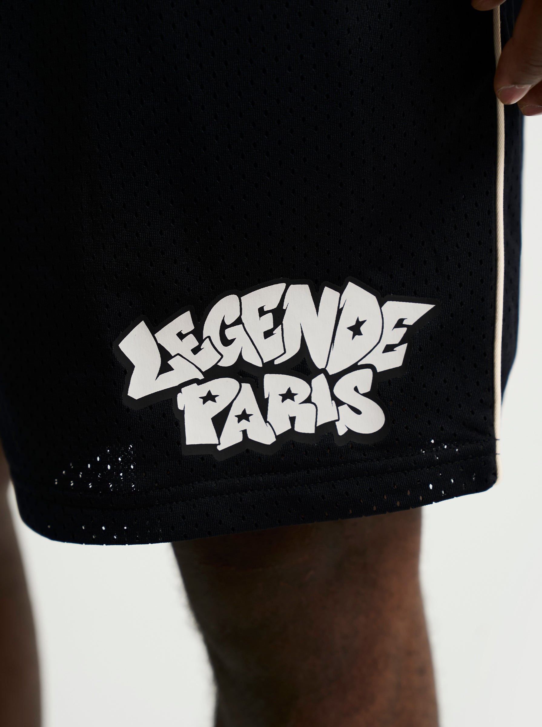 GRAFFITI MESH SHORT - BLACK