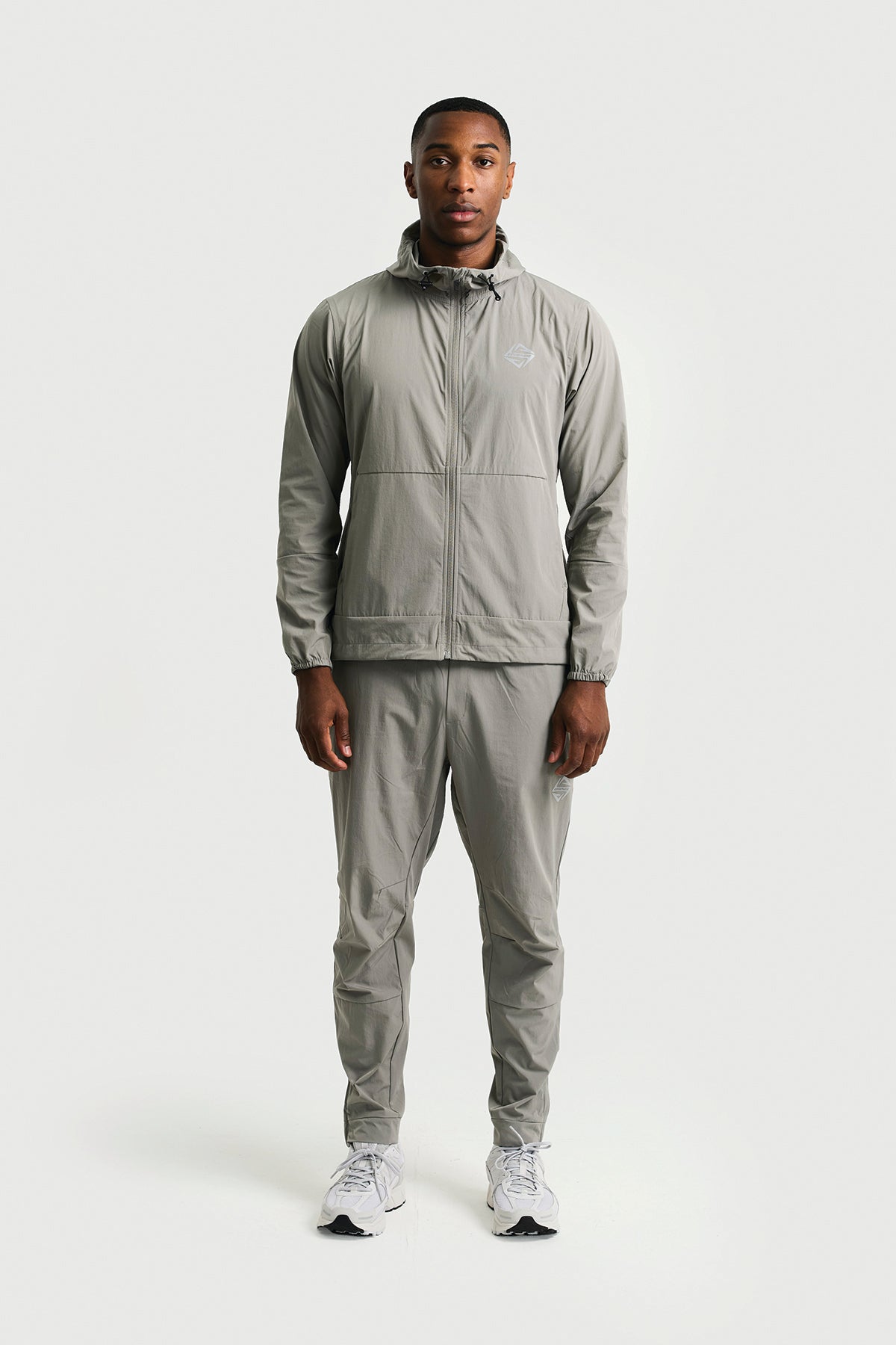 MOTION WINDBREAKER - GREY