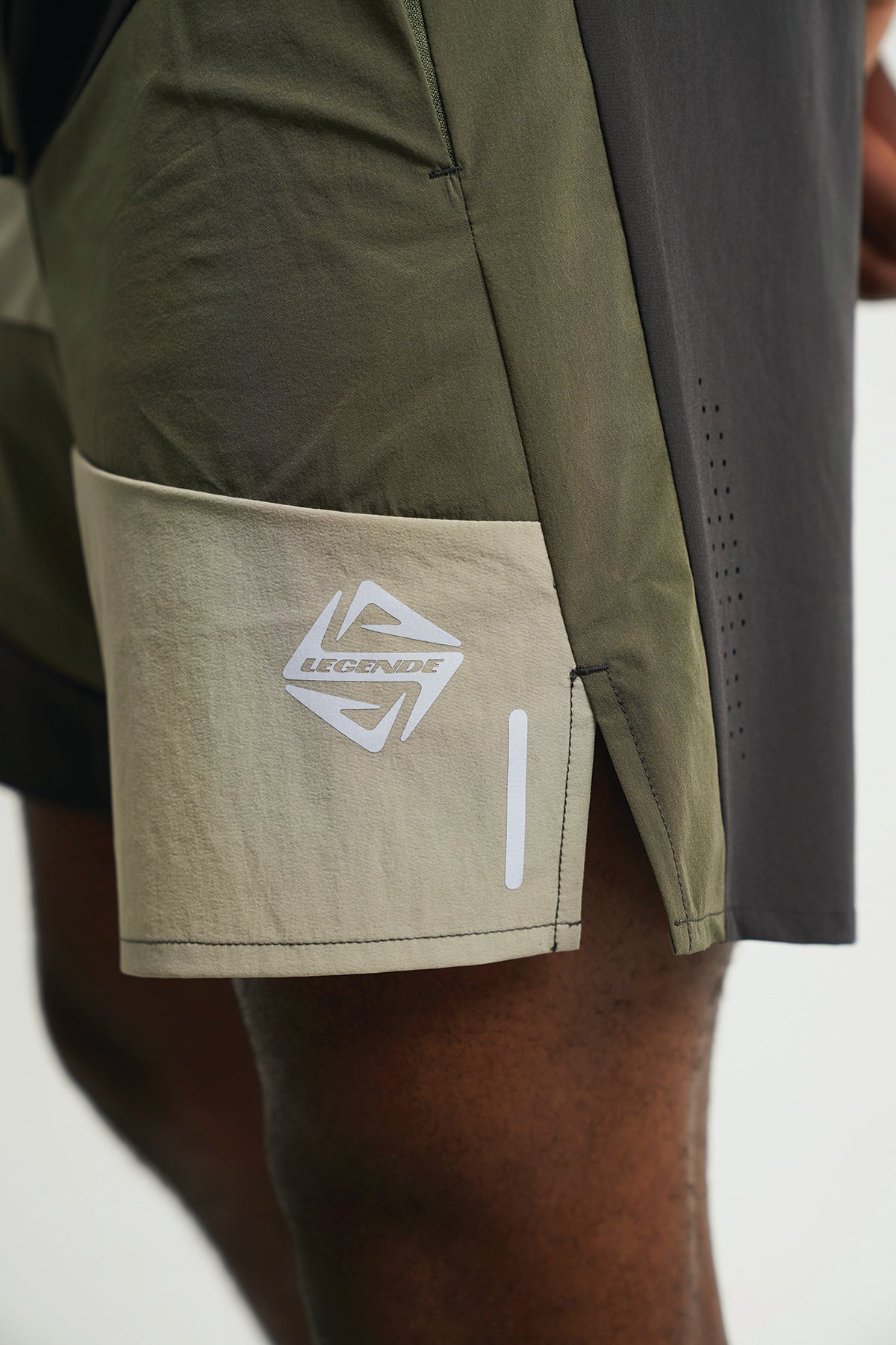 FRAGMENT SHORT - KHAKI